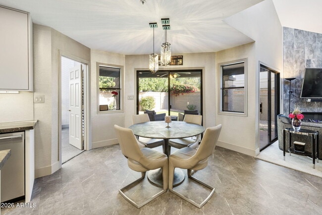 Building Photo - 8782 E Mustang Trail