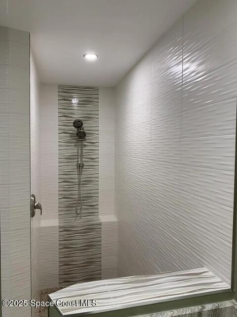 Building Photo - 905 Parkside Pl