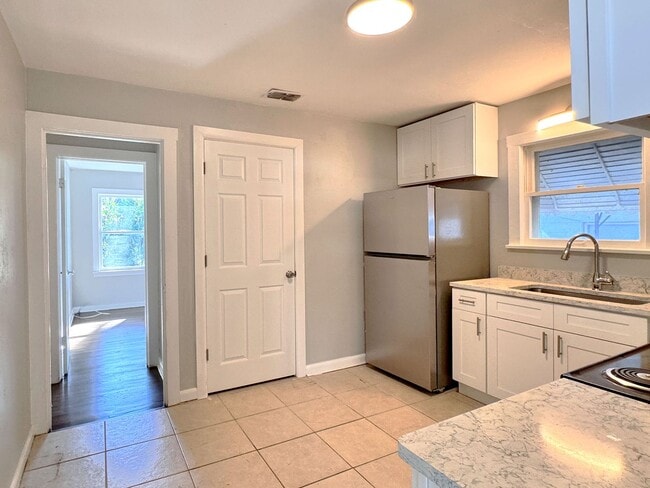 Building Photo - Cozy Two-Bedroom Winter Haven Home