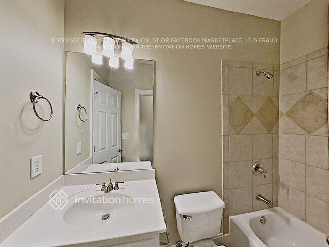 Building Photo - 14 Whitegrass Ct