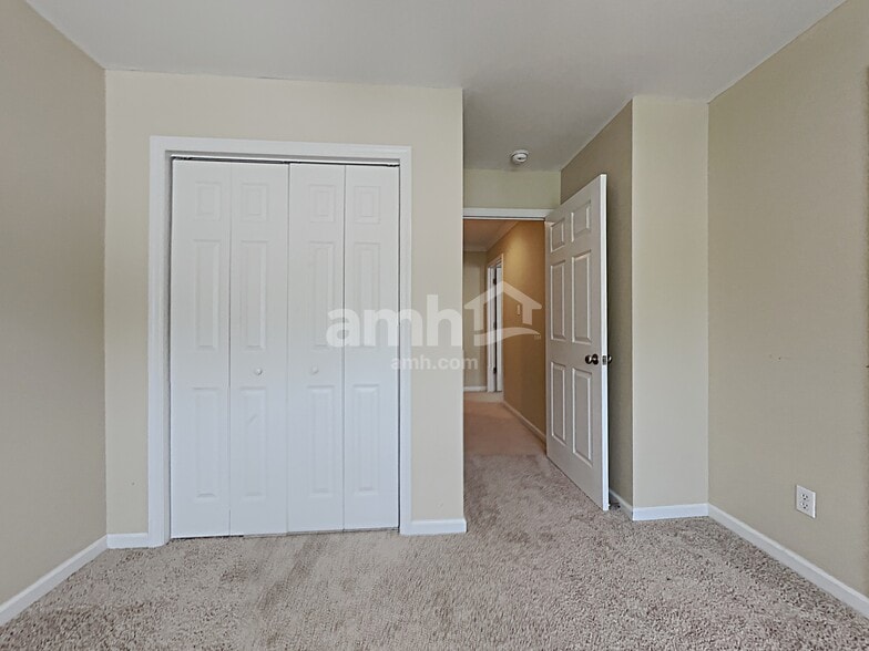 Building Photo - 1641 Silver Oak Ln