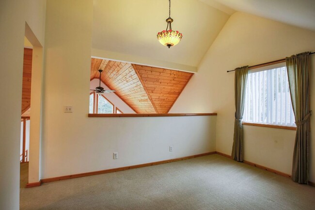 Building Photo - Lovely Storybook Home with a Lake View!