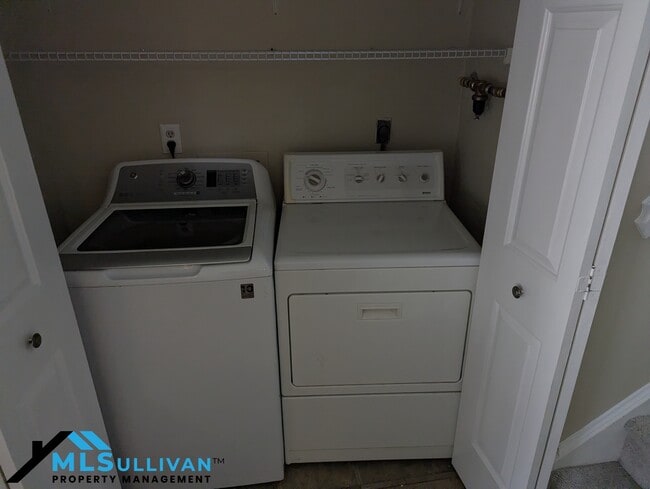 Building Photo - 4309 Pin Oak Dr