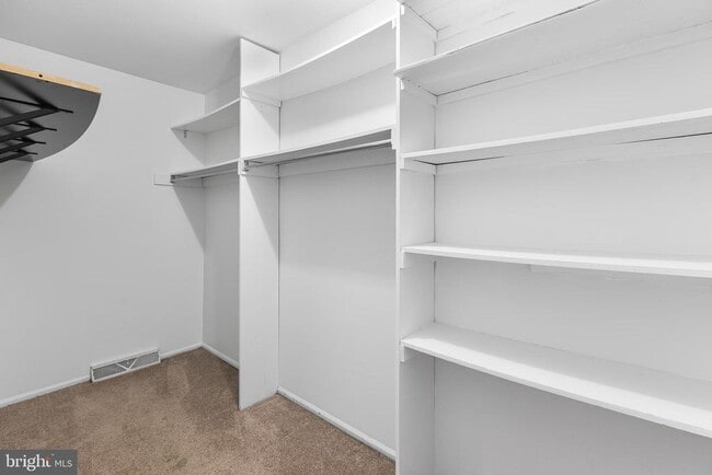 Building Photo - 106 Bernard Ct