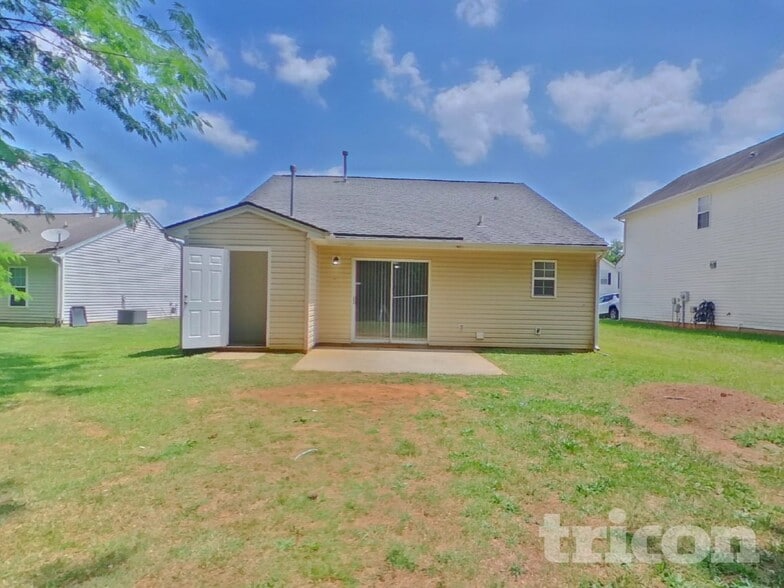 Building Photo - 6417 Sunman Rd