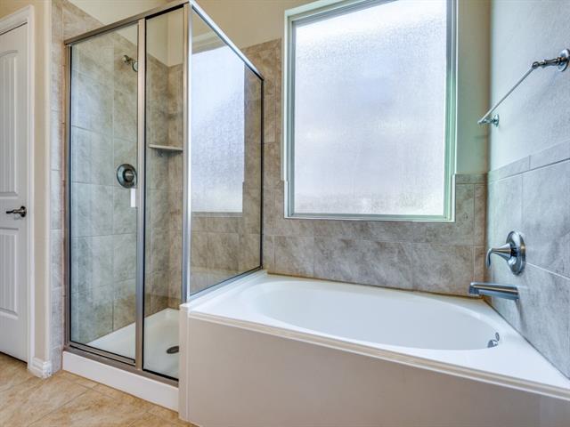 Building Photo - 12020 Tobosa Cir