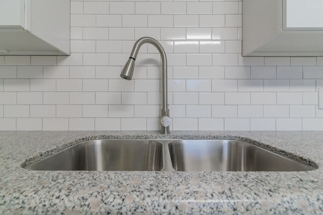 Building Photo - 101 Will St