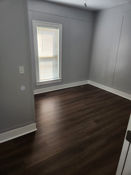 Building Photo - 416 Western Ave