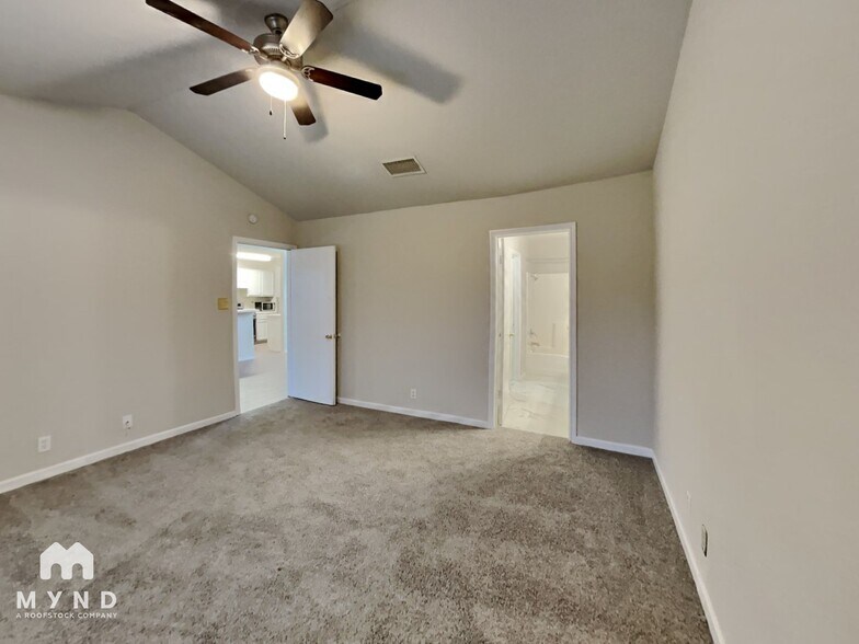 Building Photo - 6204 Duchess Dr