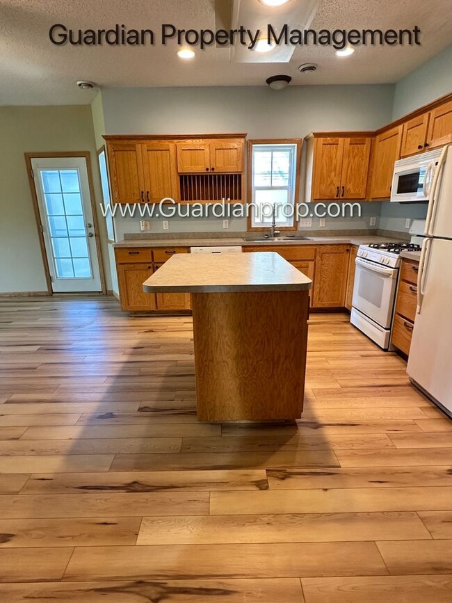 Building Photo - Brooklyn Park Single Family Home, Dishwash...