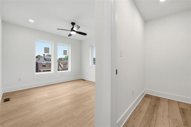 Building Photo - 1361 Hawthorne St