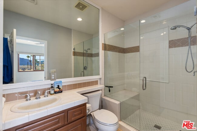 Building Photo - 546 N Indian Canyon Dr