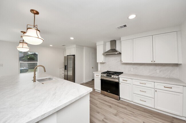 Building Photo - 10227 Metronome Dr