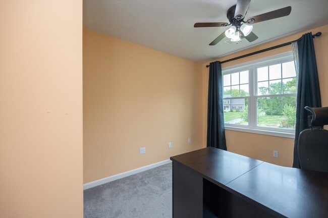 Building Photo - 7 Willow Brook Ln