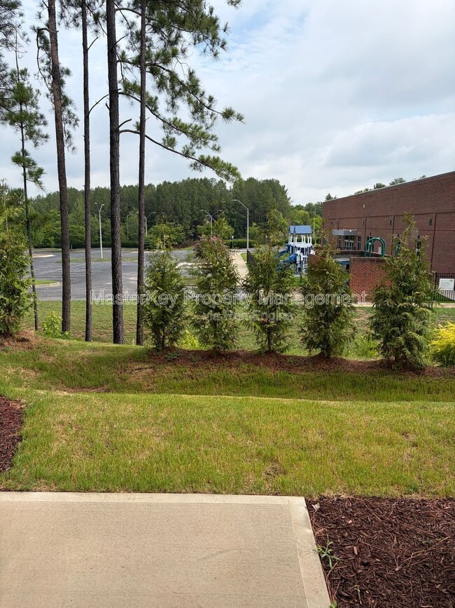 Building Photo - 10636 Brookside Reserve Rd