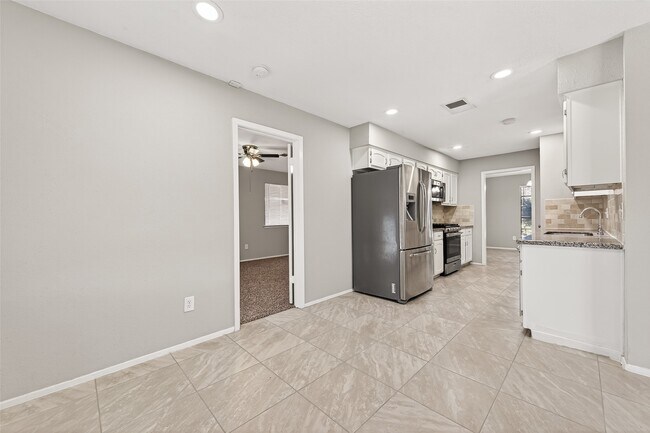 Building Photo - 927 Comstock Springs Dr