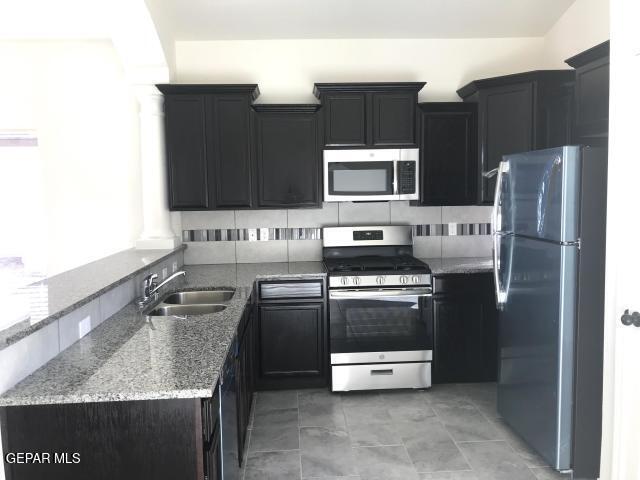 Building Photo - 809 Chillington Rd