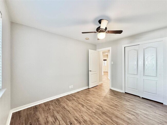 Building Photo - 311 Glen Valley Lane