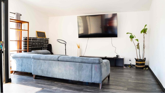 Building Photo - 837 Sunrise Ct