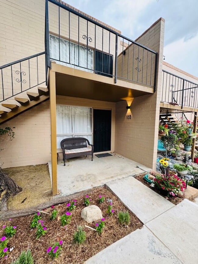 Building Photo - NW/ Oro Valley- Remodeled one bedroom apar...