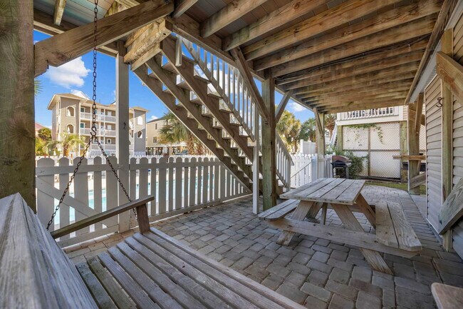 Building Photo - 113A S Yaupon Dr