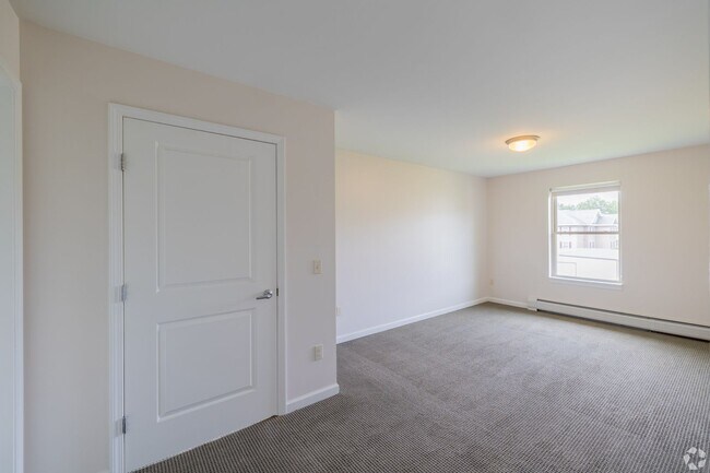 Building Photo - Discover Modern Living in Essex Junction in this 2 Bedroom Apartment