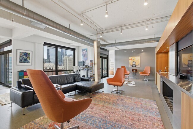 Building Photo - 1530 S State St