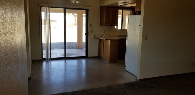 Building Photo - 3181 Sombrero Dr