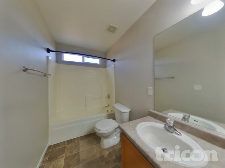 Building Photo - 7711 Mariner Cove Dr