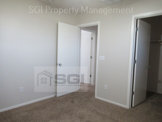 Building Photo - 25575 W Winslow Ave