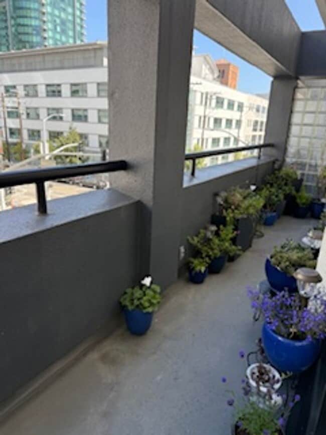 Building Photo - Furnished 1-Bedroom Garden Oasis at Bay Crest Condominiums | Rincon Hill