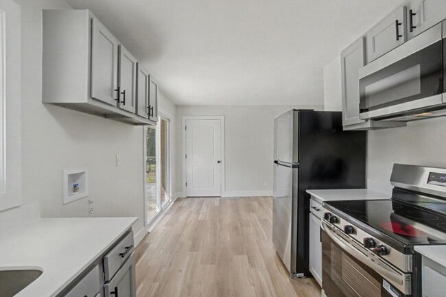 Building Photo - 83 Brookhaven Dr