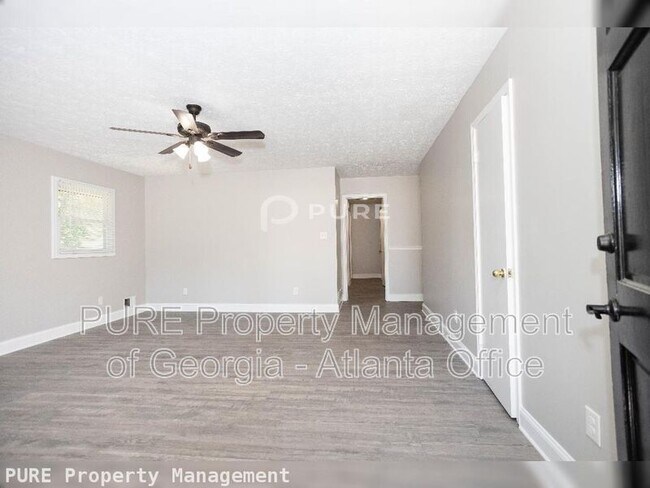 Building Photo - 2895 Lakemont Pl SW