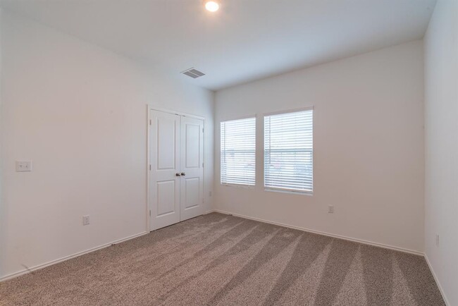 Building Photo - 10500 Steinbeck Dr