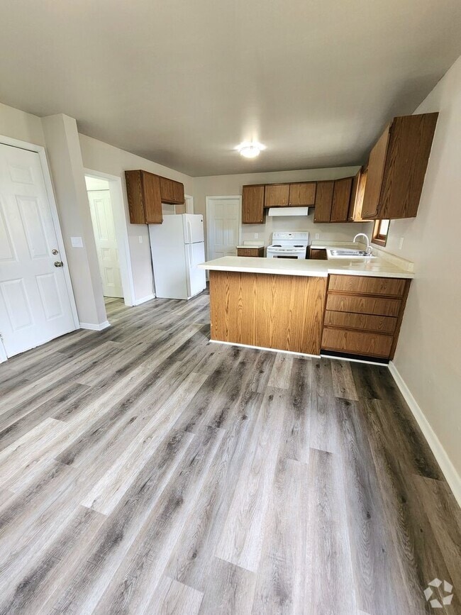 Building Photo - Birch St Duplex