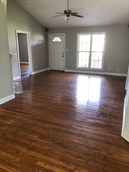 Building Photo - 1213 Pressley Downs Dr SE
