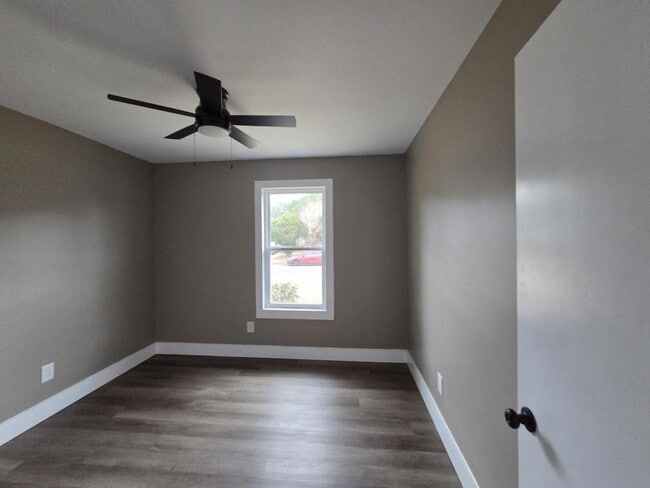 Building Photo - 1502 N 26th St