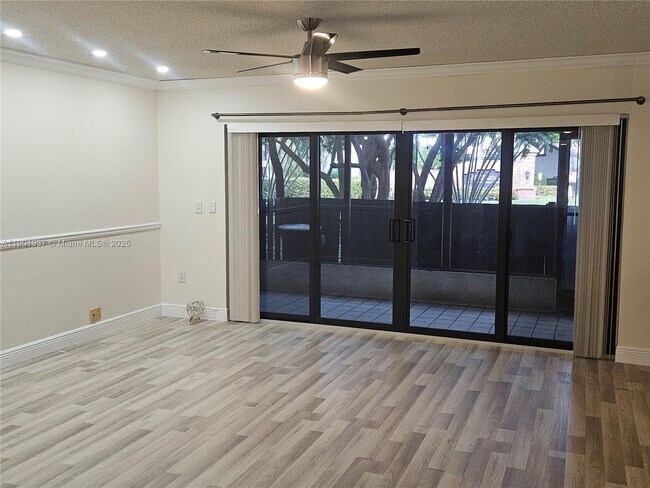 Building Photo - 1021 Mockingbird Ln