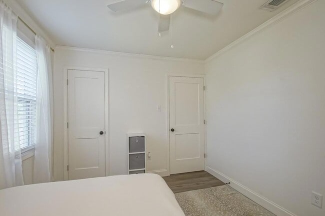 Building Photo - 704 Metairie Lawn Dr