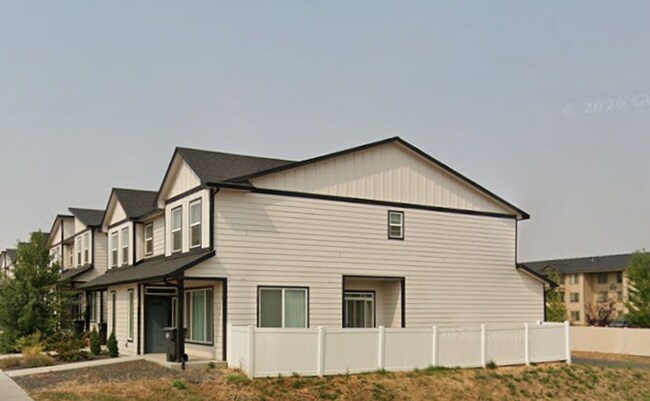 Building Photo - 841 Greenfield Dr