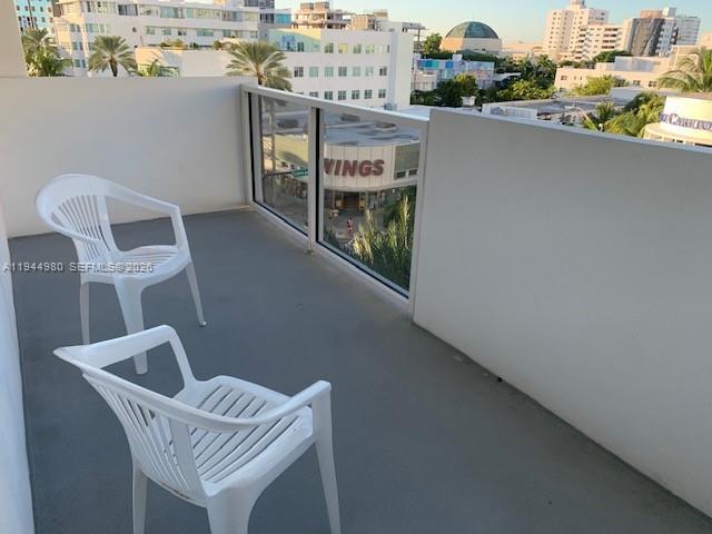 Building Photo - 100 Lincoln Rd