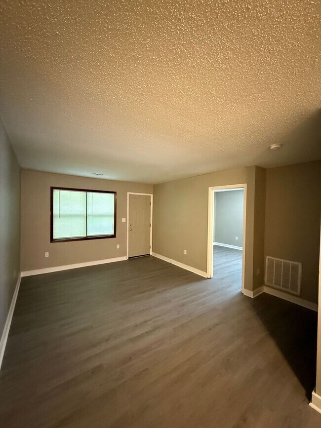 Building Photo - One bedroom, 1 bath condo in Durham