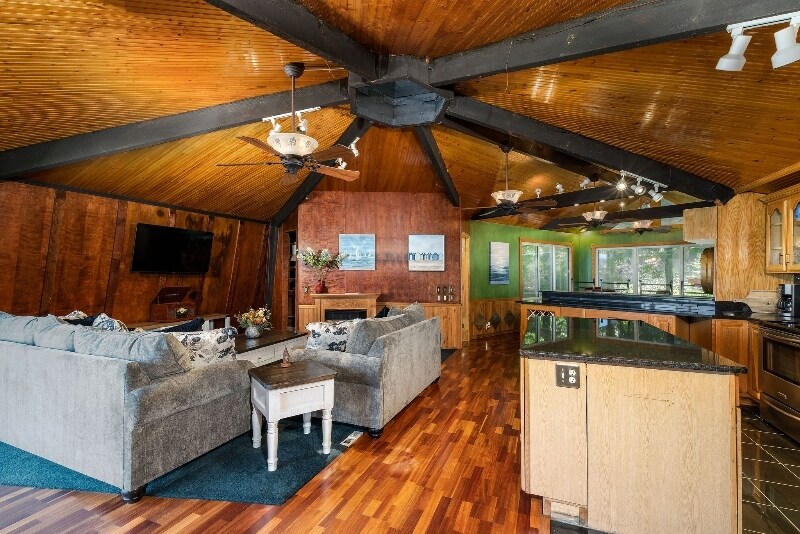 Building Photo - 125 Shirley St