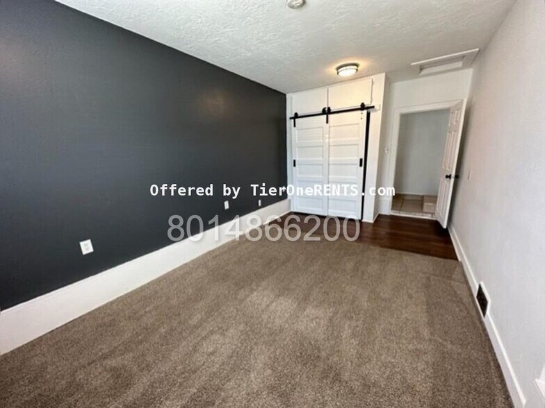 Building Photo - Move-in special: $500 off First months rent