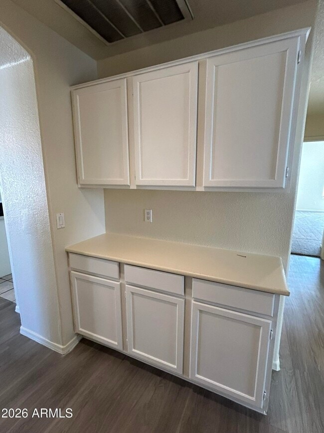 Building Photo - 51 N Del Pueblo Pl