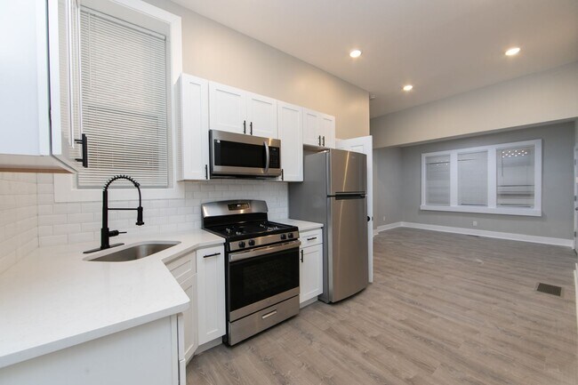 Building Photo - Brand New 1 Bed/1.5 Bath Apartment on Broadway Avenue in Camden!