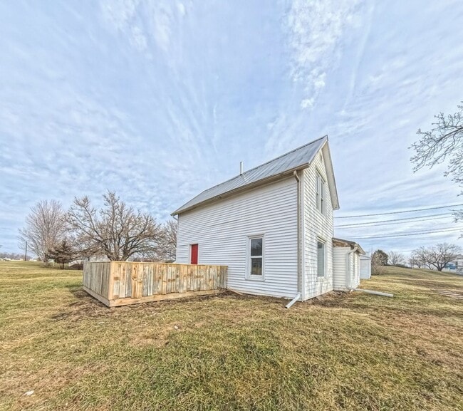 Building Photo - Newly remodeled 3 bedroom 2 bathroom home-Located in Jefferson