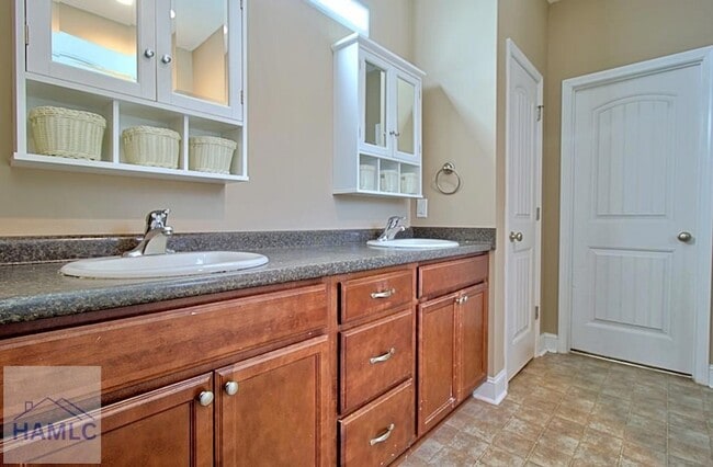 Building Photo - 206 Brandywine Ct