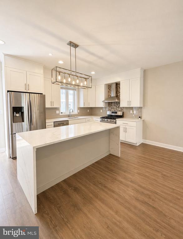 Building Photo - 903B Spring Mill Ave