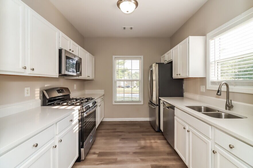 Building Photo - 18 Westin Way